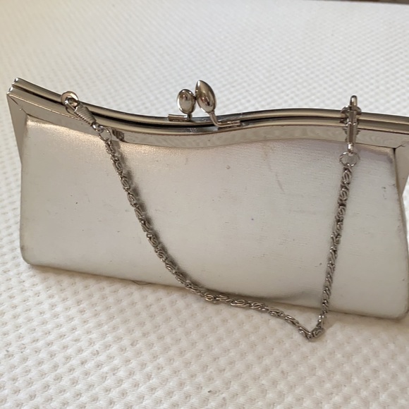 Buy 2, get 1 free! Silver clutch - Picture 2 of 7